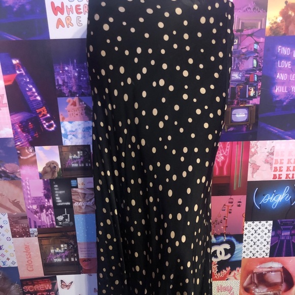 Long skirt - Picture 2 of 3